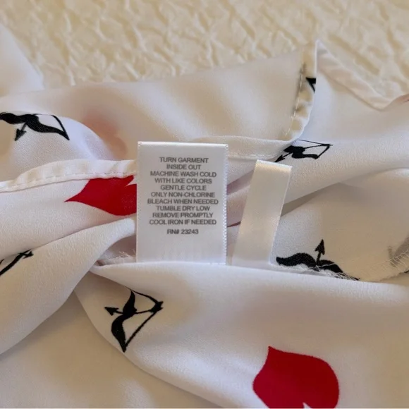 Soho Heart Print Button-Down Shirt – Size XL | White with Red & Pink Hearts - Picture 11 of 11